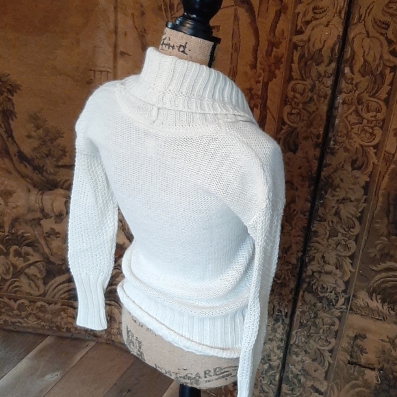 Super soft Holiday sweater Loft XS - Picture 4 of 6